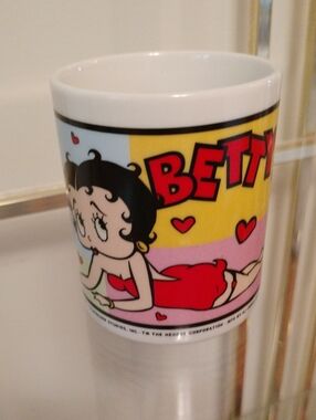 Betty Boop Yellow, Red & White Ceramic Bath Tumbler